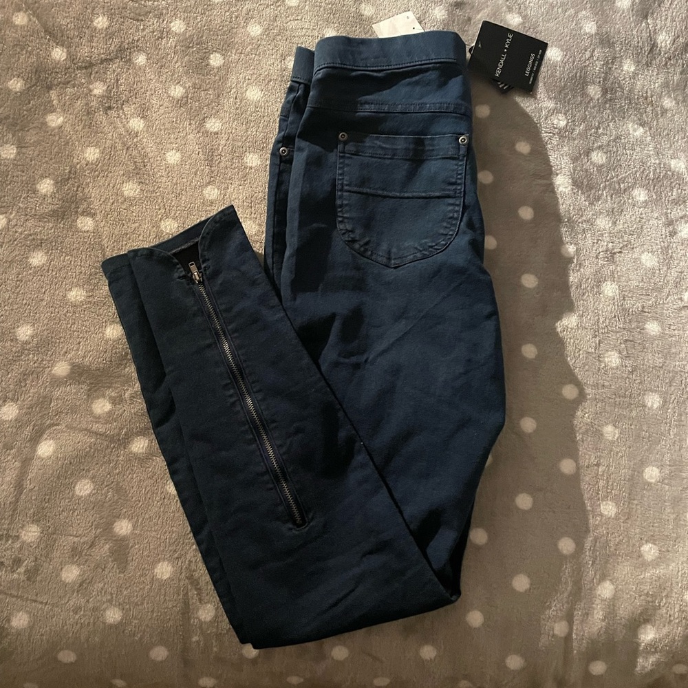 KENDALL + KYLIE: new jeggings